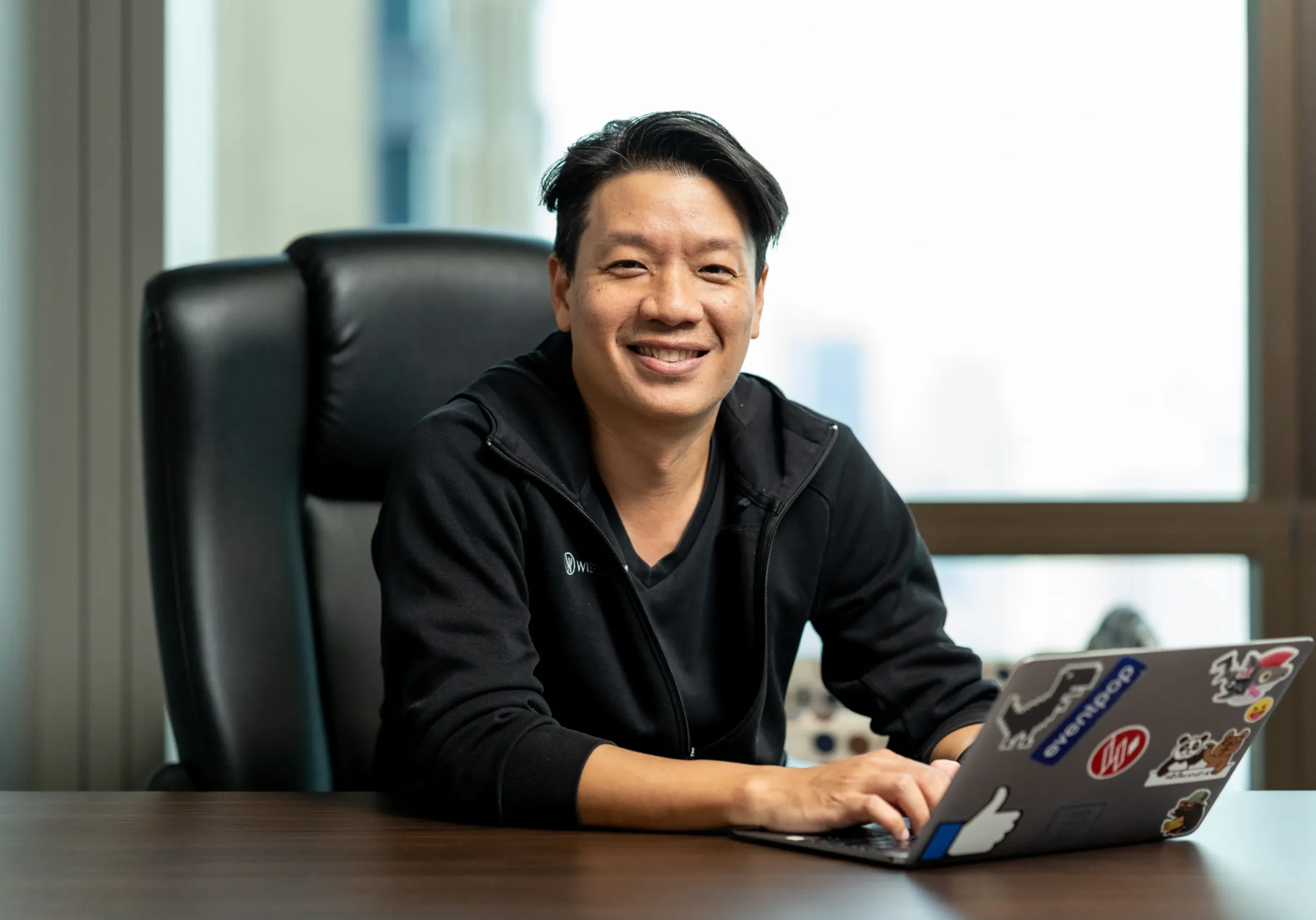 คุณกล้า ตั้งสุวรรณ