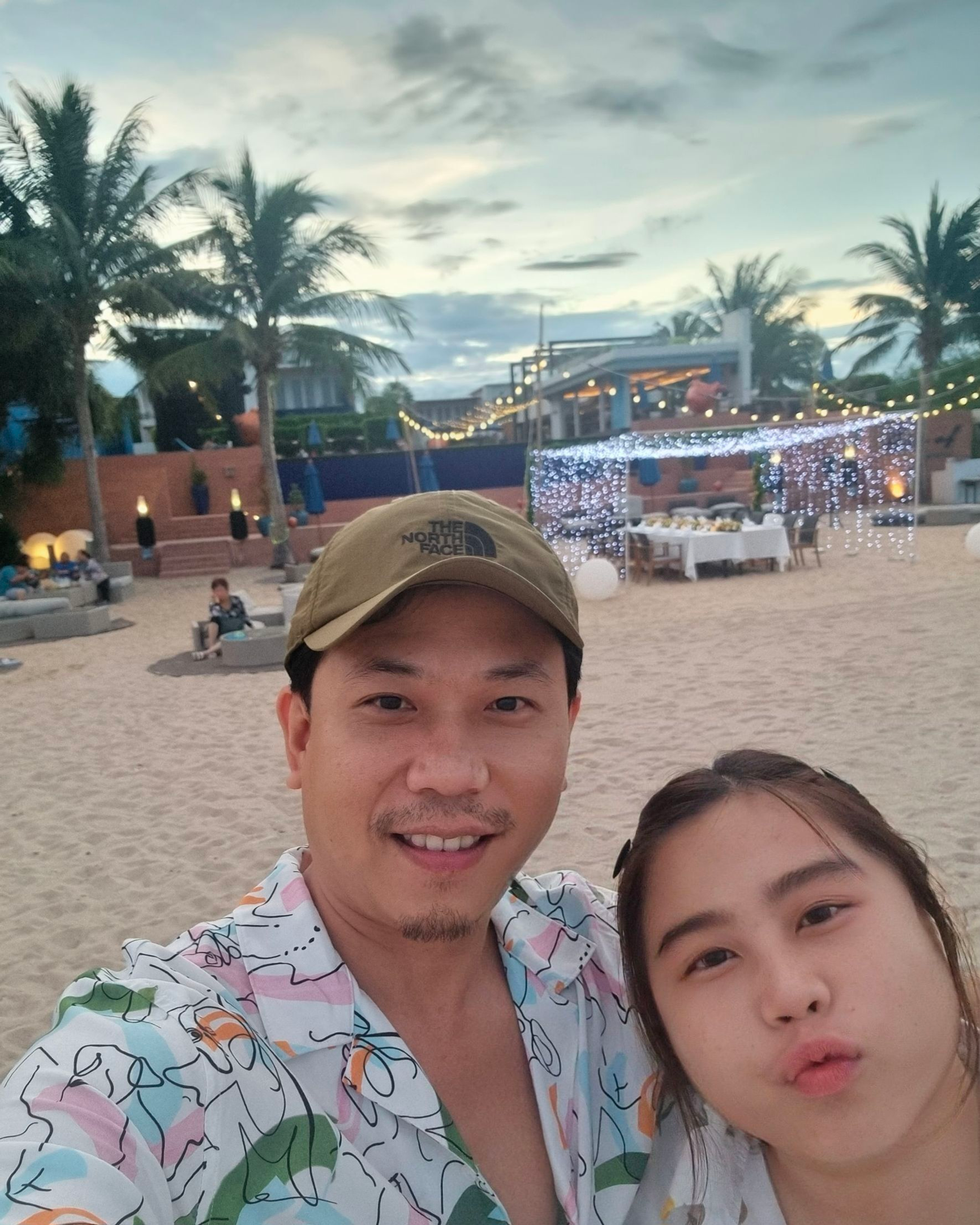 คุณณัฐพล รื่นหาญ 
